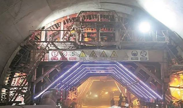 防爆手拉葫蘆為云霧山隧道吊裝防爆供電系統